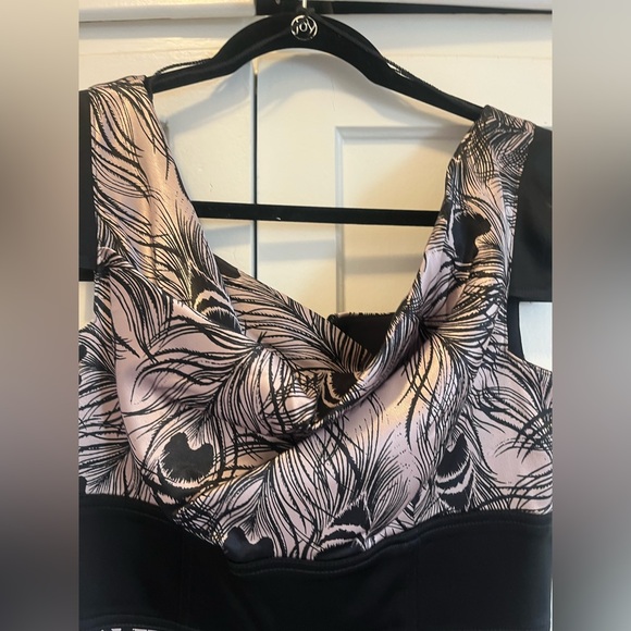 Maggy London Black and Cream Cocktail Dress NWOT - Picture 4 of 11